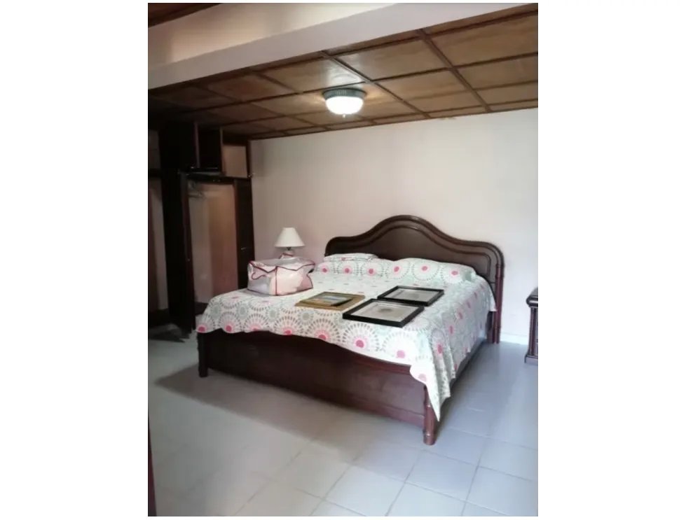 CERRO AZUL / FORTIN / 2627M / 3 NIVELES / 3 HAB / VACIA / 5 PARKING