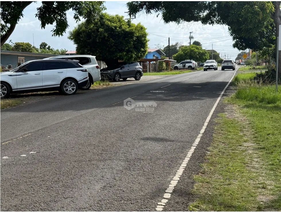 CASA COMERCIAL / CHORRERA /1200M  CERCA DE MERCADO ALQUILER O VENTA