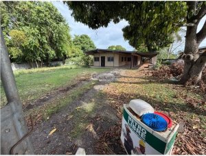 CASA COMERCIAL / CHORRERA /1200M  CERCA DE MERCADO ALQUILER …