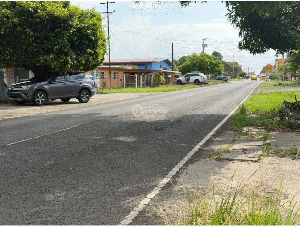 SE VENDE CASA COMERCIAL EN CHORRERA DE 1200M  CERCA DEL MERCADO
