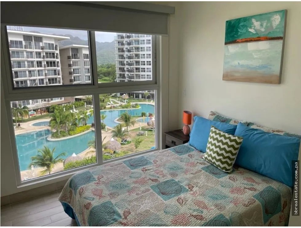 Venta de apartamento en PH Ventanas, Playa Caracol