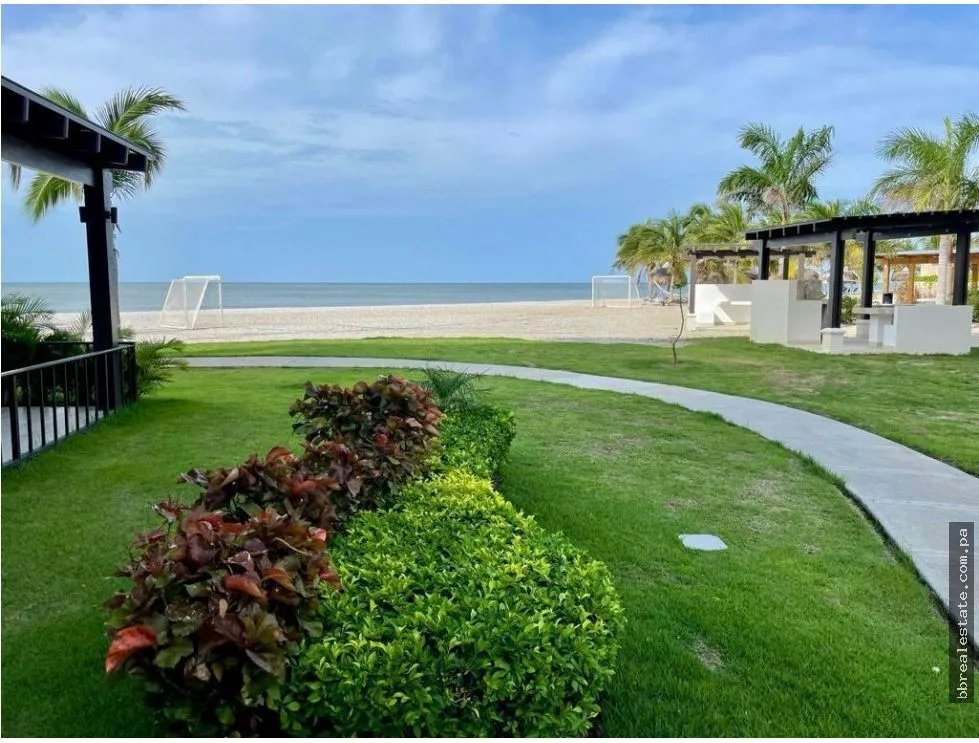 Venta de apartamento en PH Ventanas, Playa Caracol