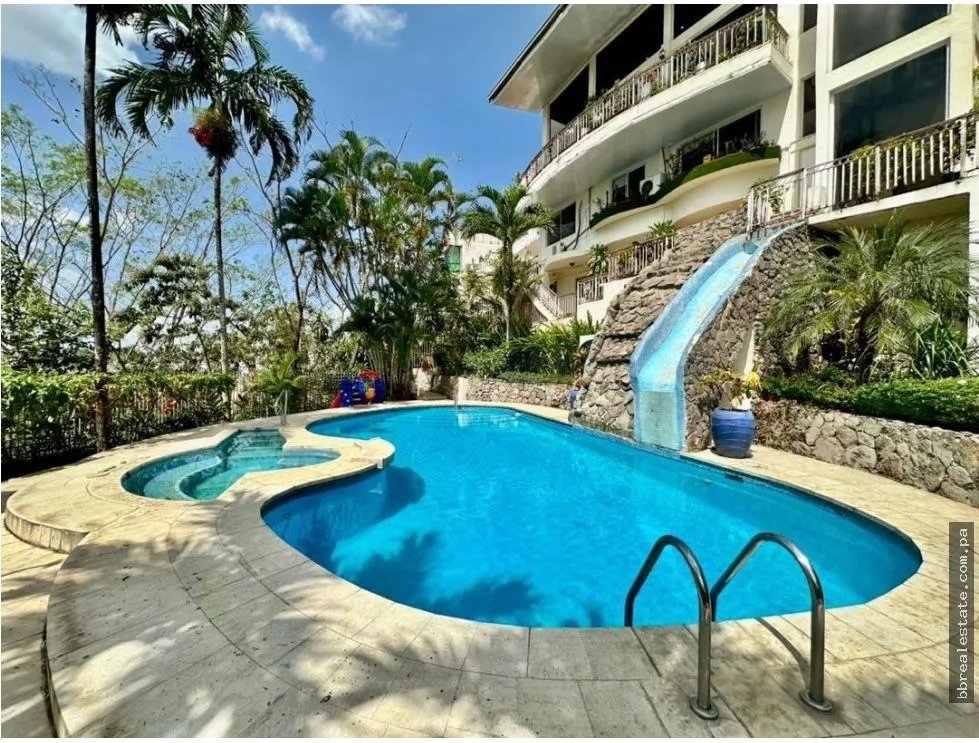 Venta de casa en Altos de Santa María