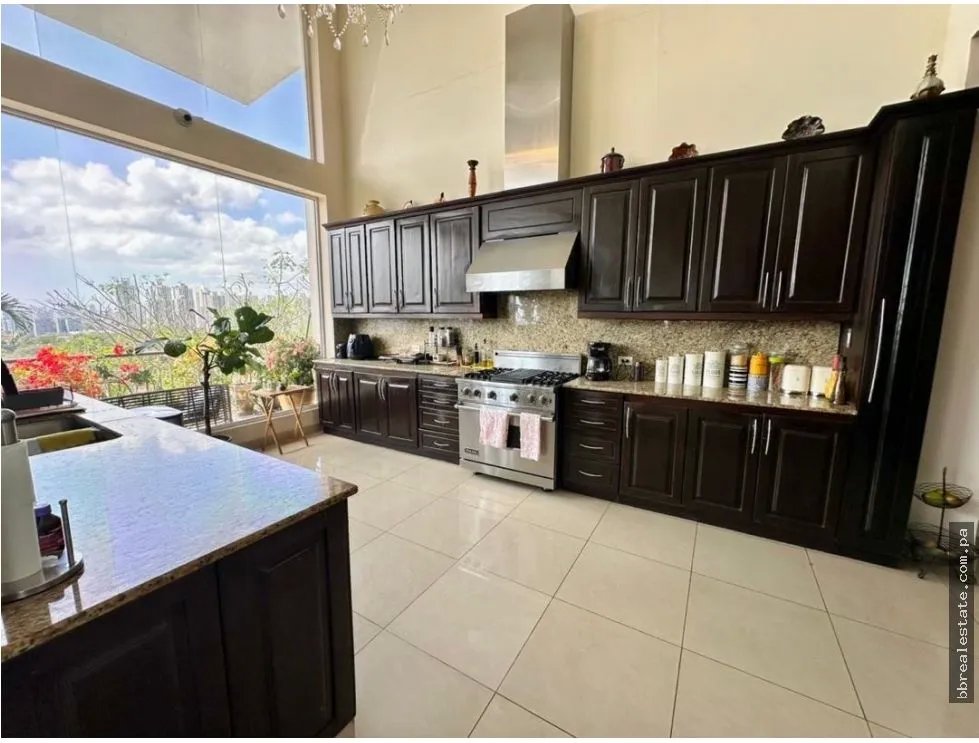 Venta de casa en Altos de Santa María