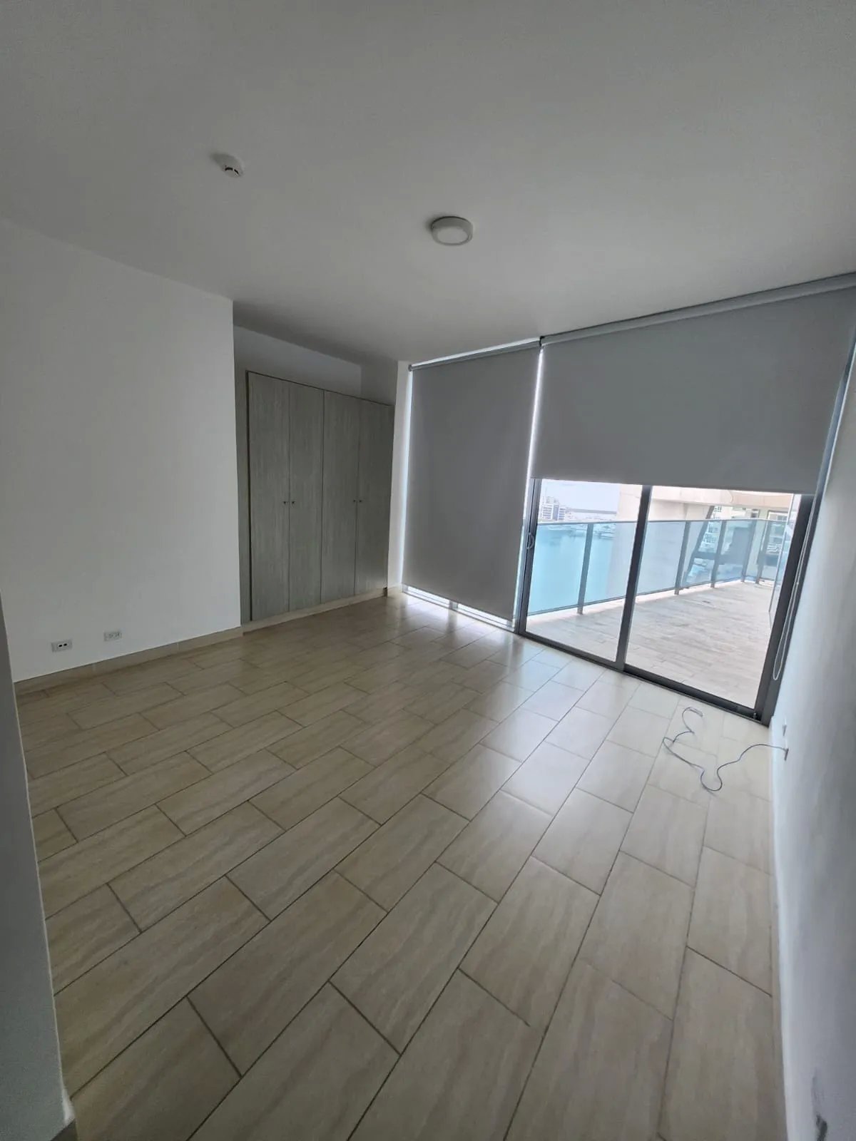 Investment Opportunity in Grand Tower Punta Pacifica: 307 m² Oceanfront Apartment with Tenant - $798,000