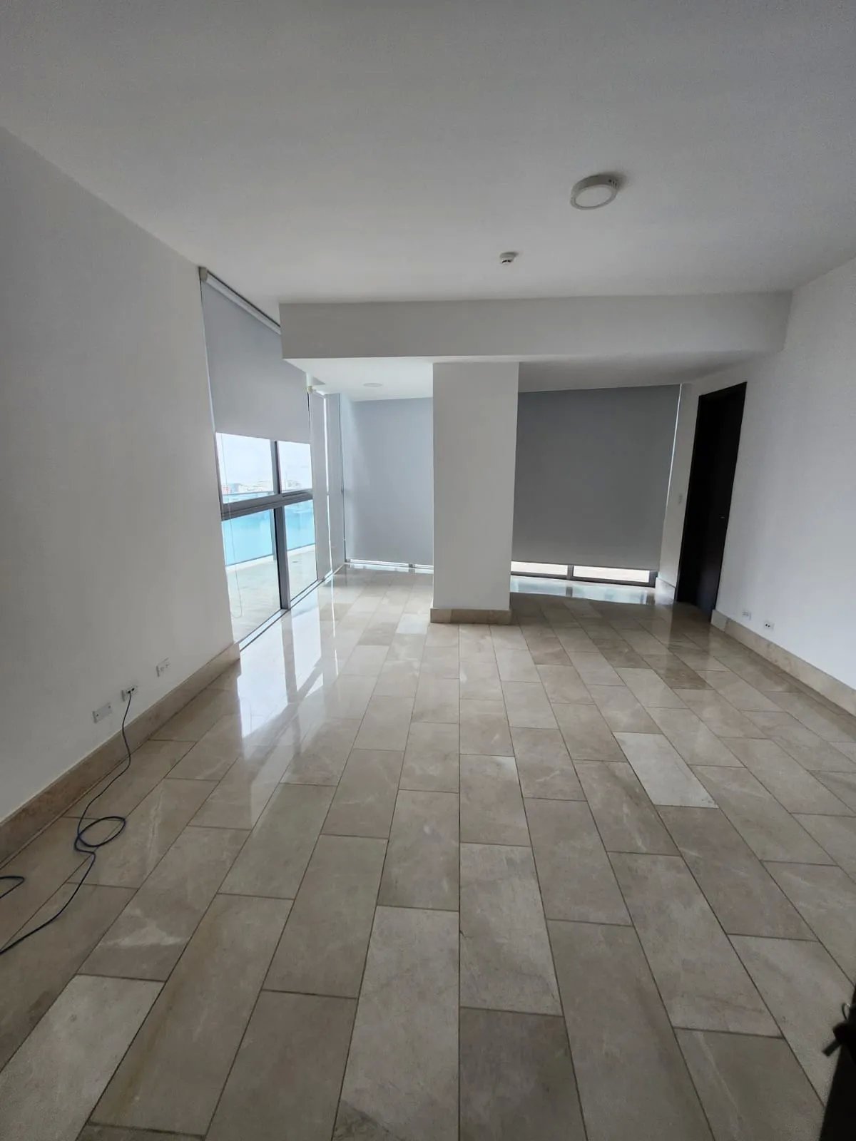 Investment Opportunity in Grand Tower Punta Pacifica: 307 m² Oceanfront Apartment with Tenant - $798,000