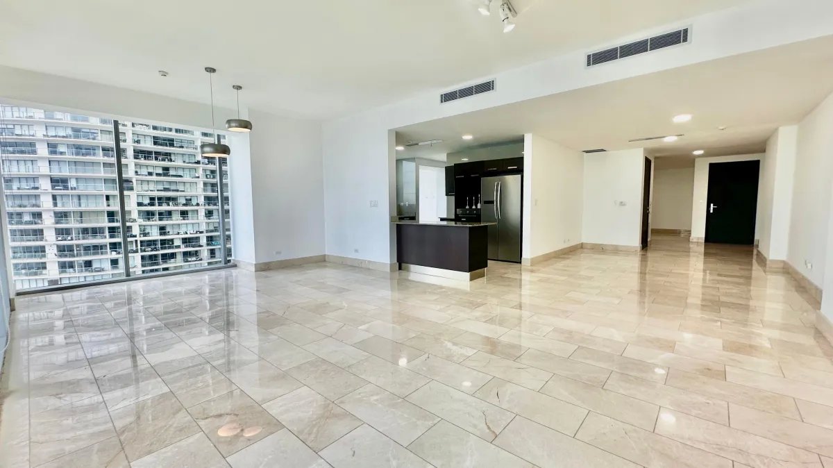 Investment Opportunity in Grand Tower Punta Pacifica: 288 m² Oceanfront Apartment with Tenant - $750,000