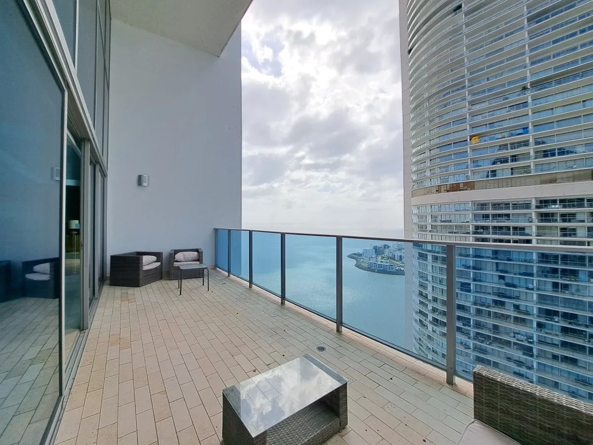 Premium Investment in Grand Tower – 176m² Executive Unit – With Tenant – $440,000