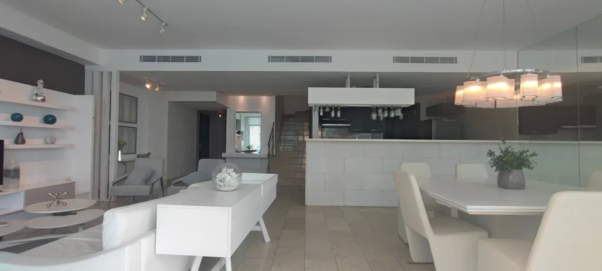 Investment Opportunity in Grand Tower Punta Pacifica, 231 m², With Tenant, $599,000