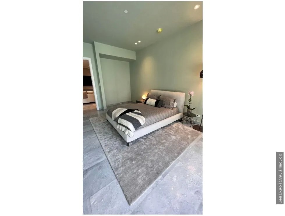 Sale of Beachfront Apartment in Costa del Este, First Line