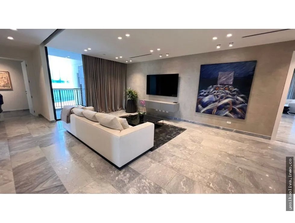 Sale of Beachfront Apartment in Costa del Este, First Line