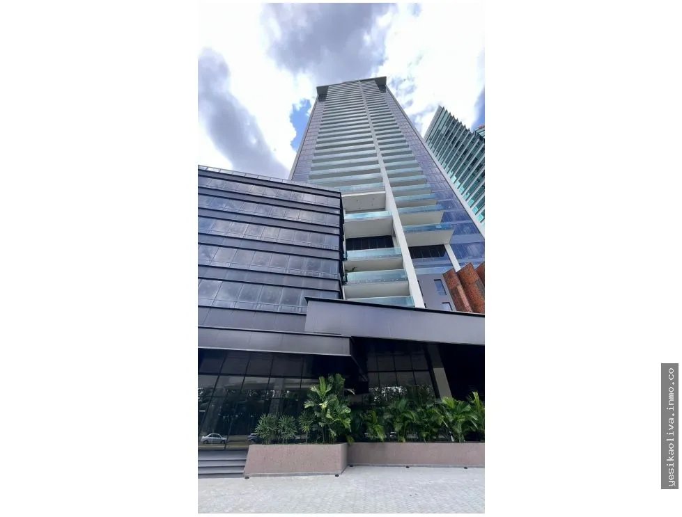 Sale of Beachfront Apartment in Costa del Este, First Line