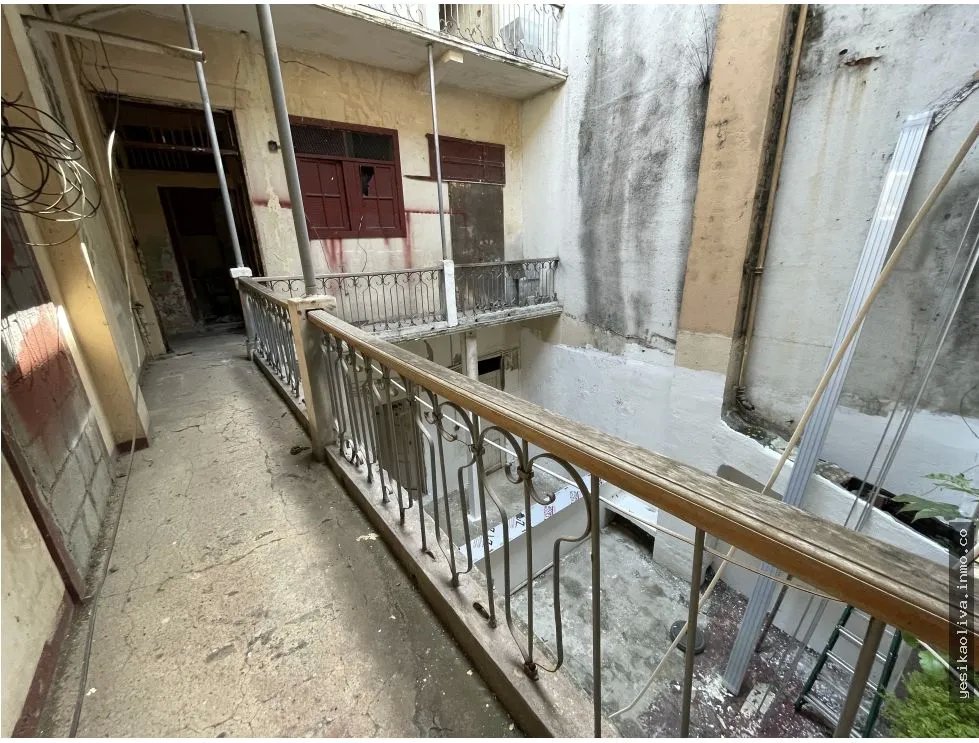 BUILDING SALE IN OLD TOWN