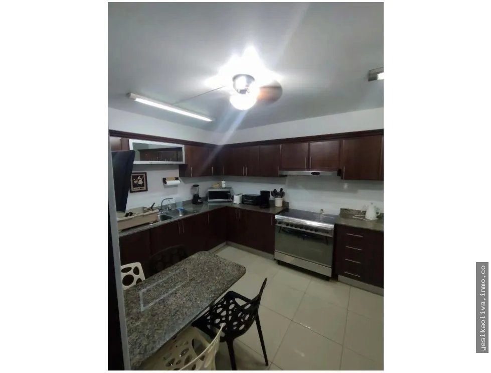 Furnished Apartment Rental in Obarrio, High Floor (NEGOTIABLE)