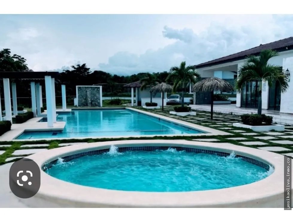 Se vende casa en el Higo de San Carlos