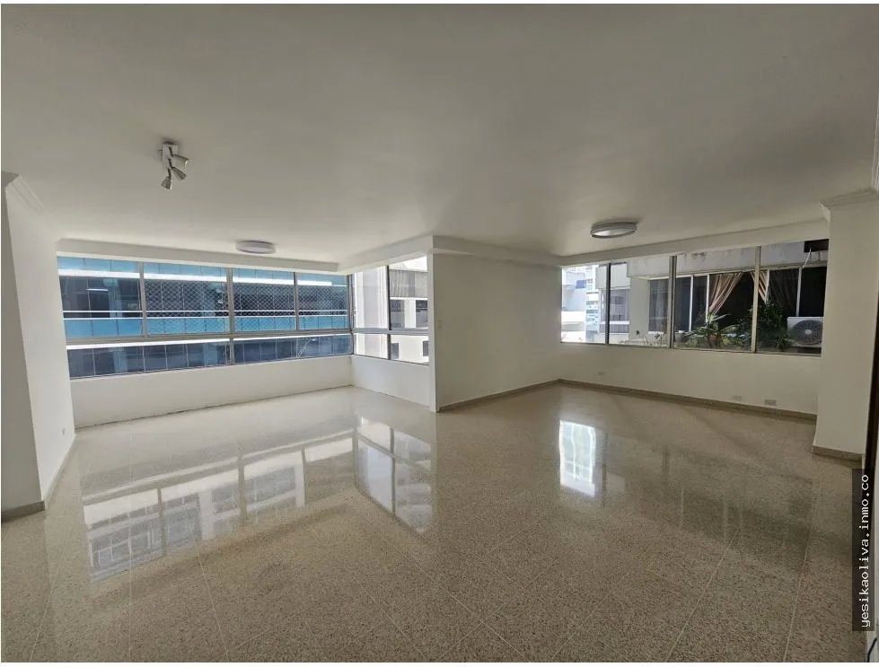 VENTA DE APARTAMENTO EN MARBELLA, GANGA