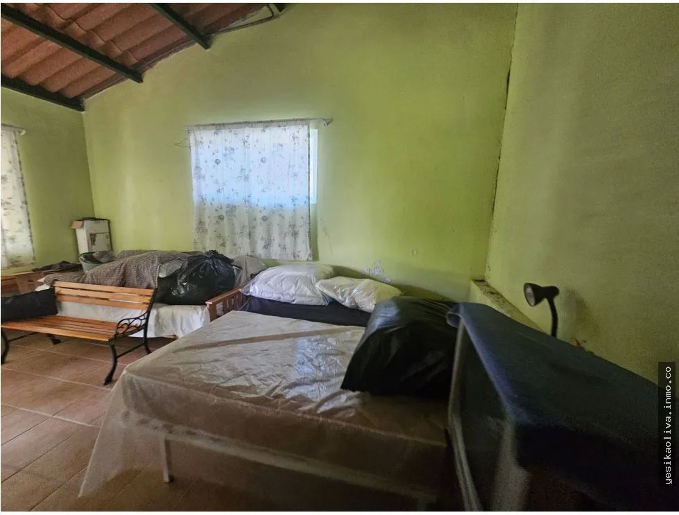 SALE OF LAND WITH HOUSE IN ALTOS DE MARIA