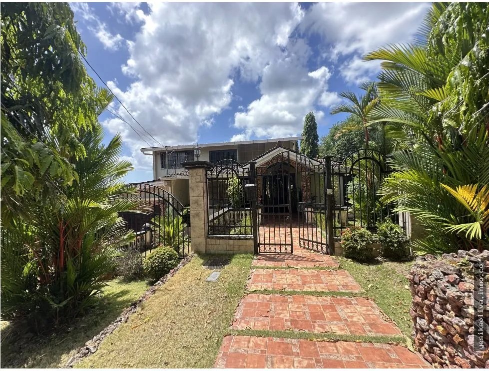 Sale of Furnished House in Las Cumbres