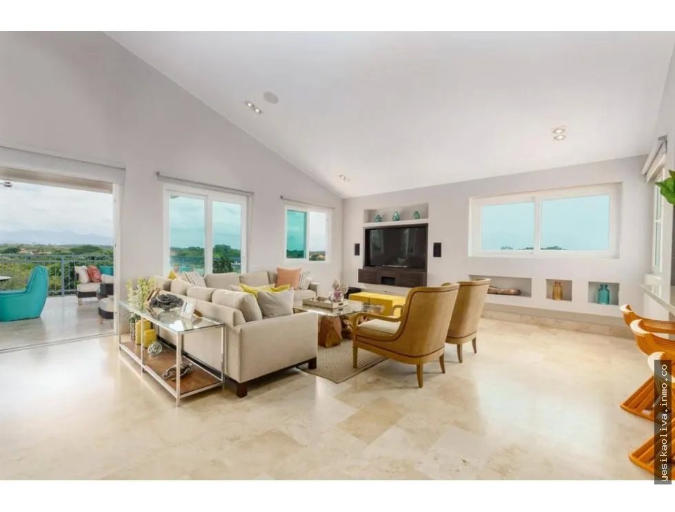 Sale Penthouse Apartment in Punta Barco
