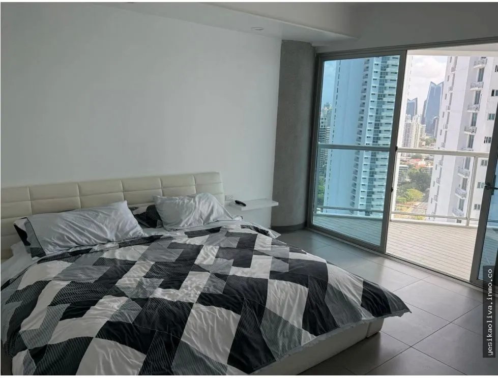 Furnished Apartment for Rent on Avenida Balboa