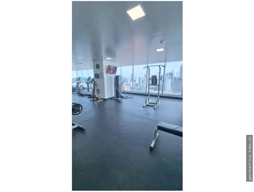 Sale of Furnished Apartment on Avenida Balboa