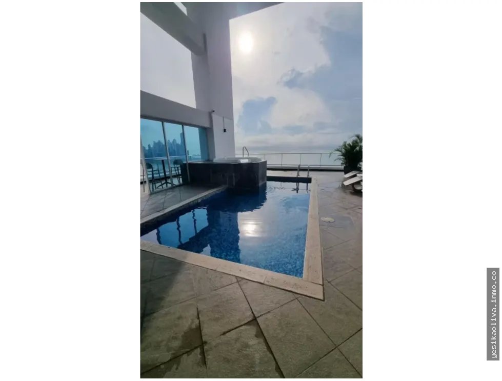 Sale of Furnished Apartment on Avenida Balboa