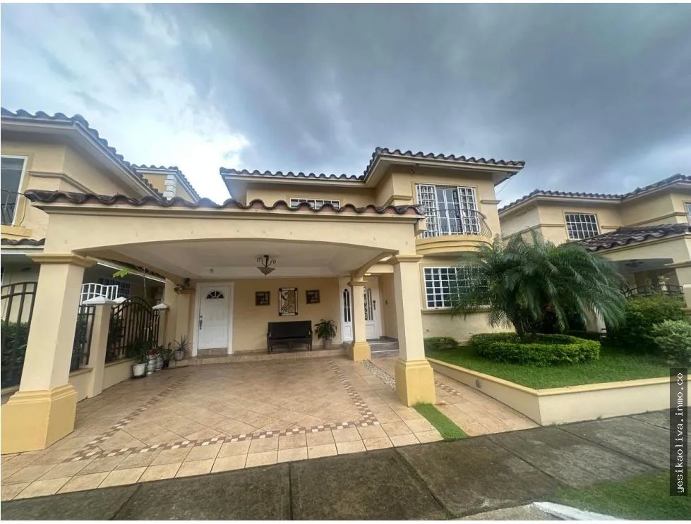 Sale of Beautiful Residence in Condado del Rey