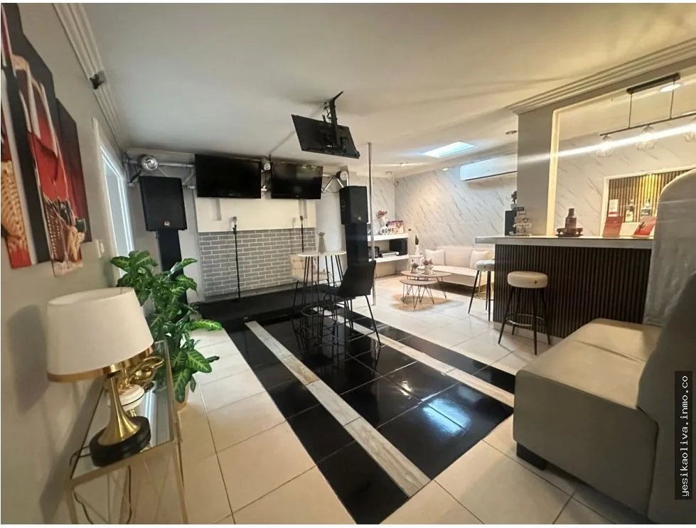 Venta de hermosa residencia en Condado del Rey