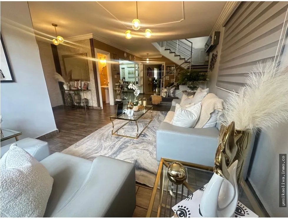 Venta de hermosa residencia en Condado del Rey
