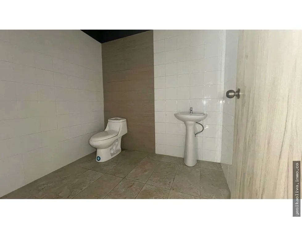 Commercial Space for Rent in Tumba Muerto