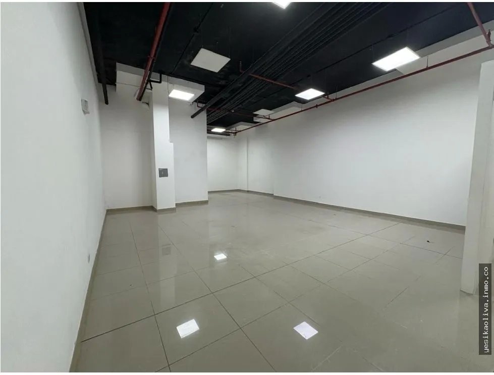 Alquiler de local comercial en Vía Porras