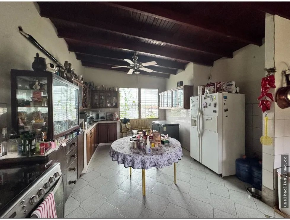Venta de Residencia con potencial comercial en Las Cumbres
