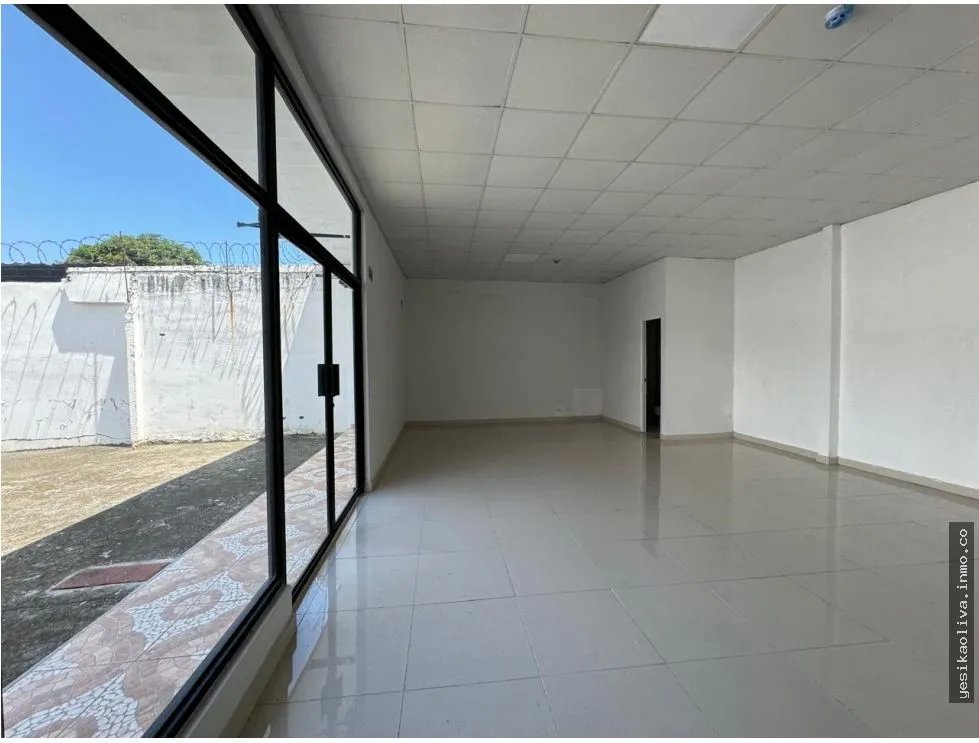 Venta de Plaza Comercial en Parque Lefevre