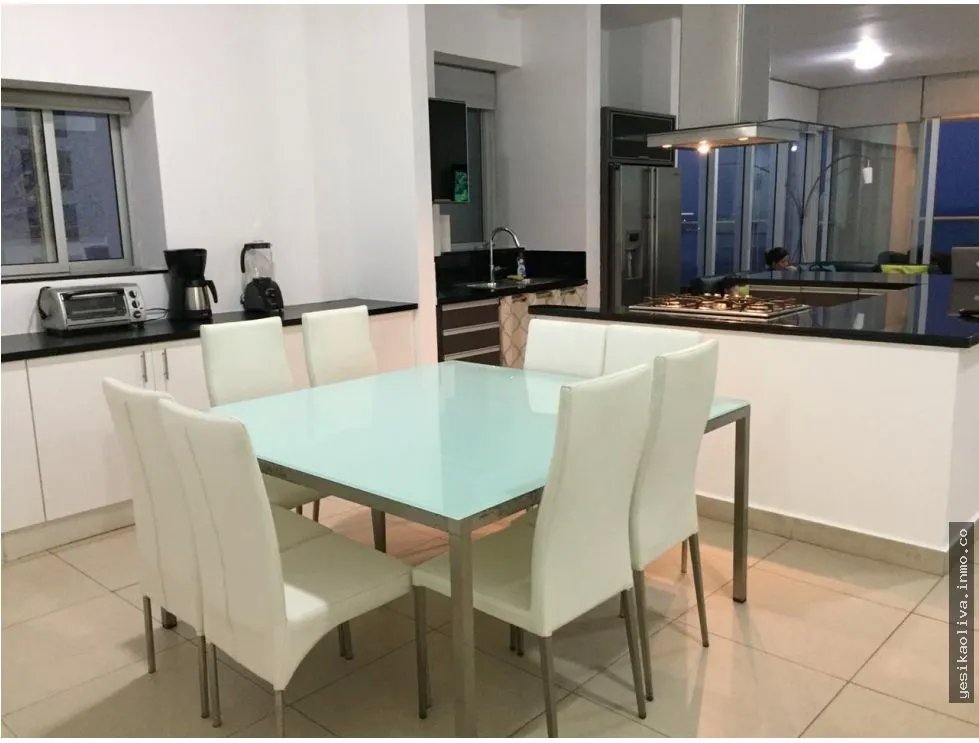 Venta y Alquiler de Apartamento Amoblado en Avenida Balboa