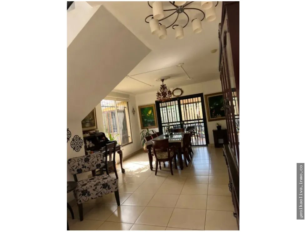 Venta de Residencia Paseo Dorado