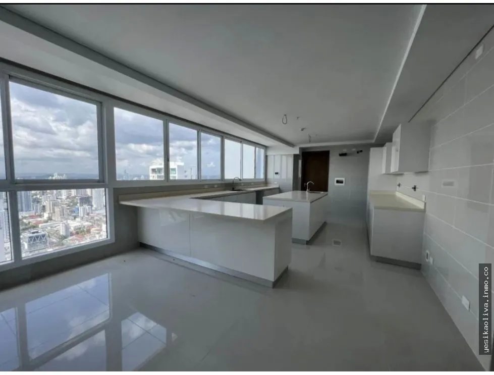 Sale of Apartment in Coco del Mar