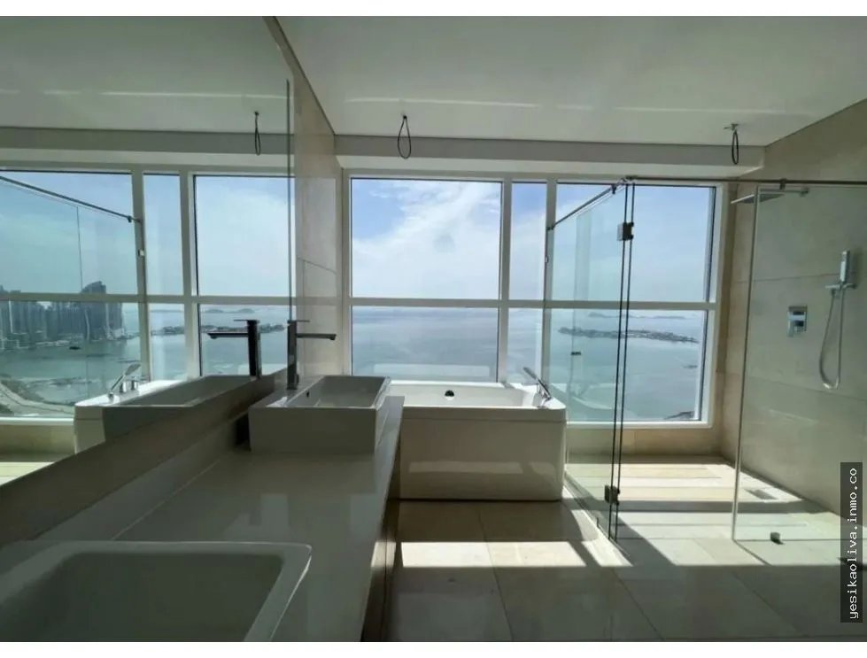 Sale of Apartment in Coco del Mar