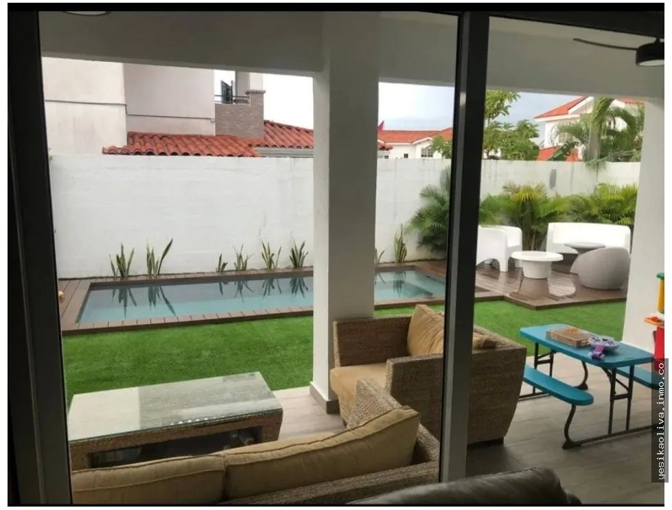 Sale of Residential Property in Versalles