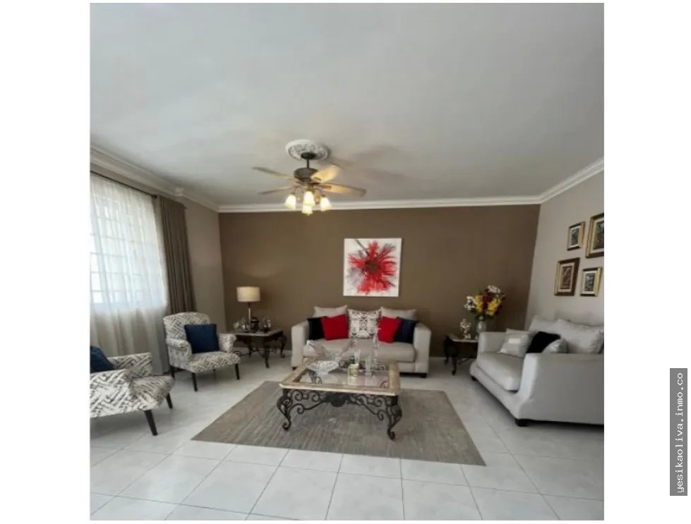 Residential Home for Sale in El Doral