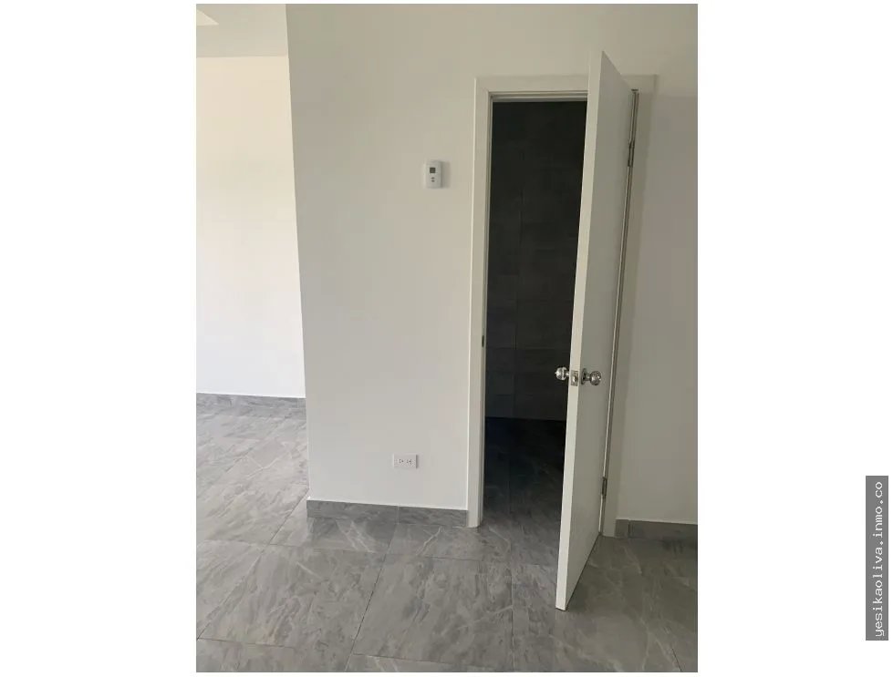 Commercial Space Rentals on Vía Israel