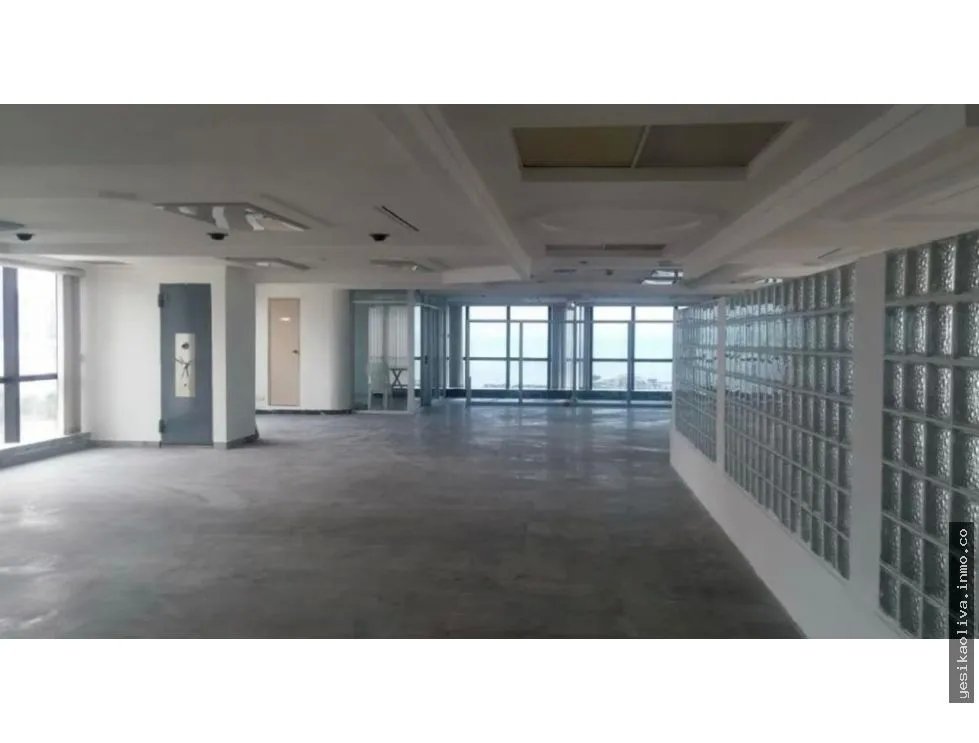 Alquiler de Oficina en Avenida Balboa, con vista al mar