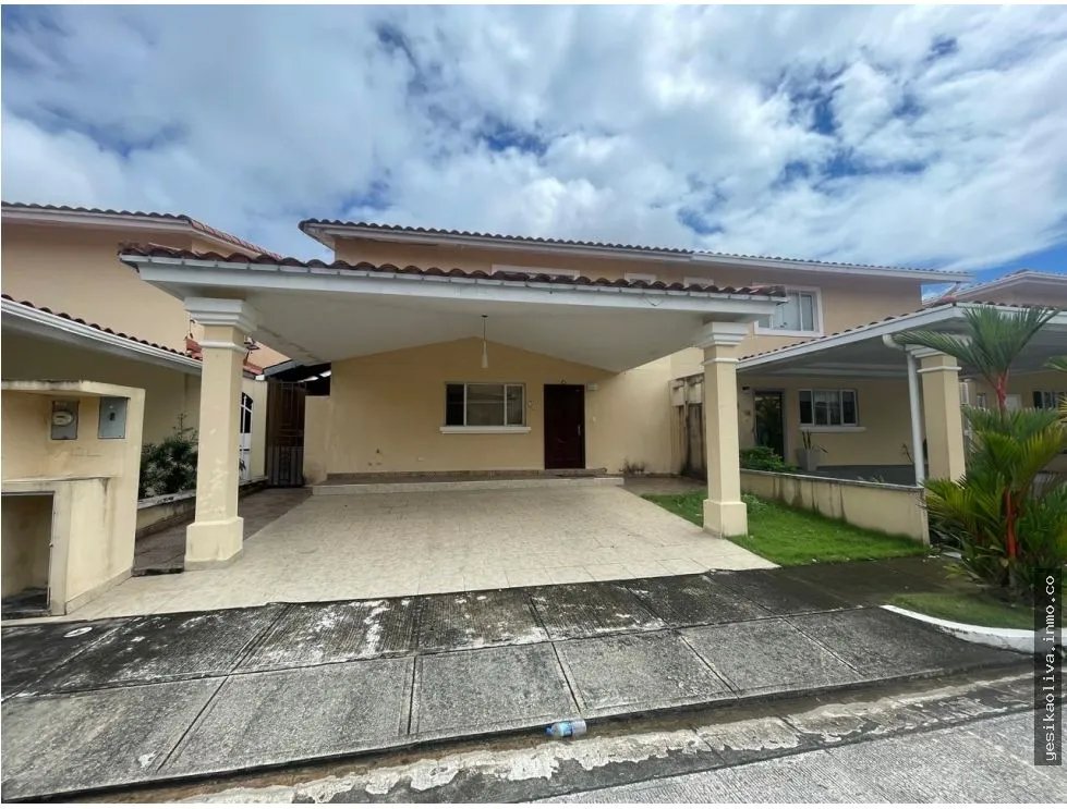 Sale of Residence in Brisas del Golf