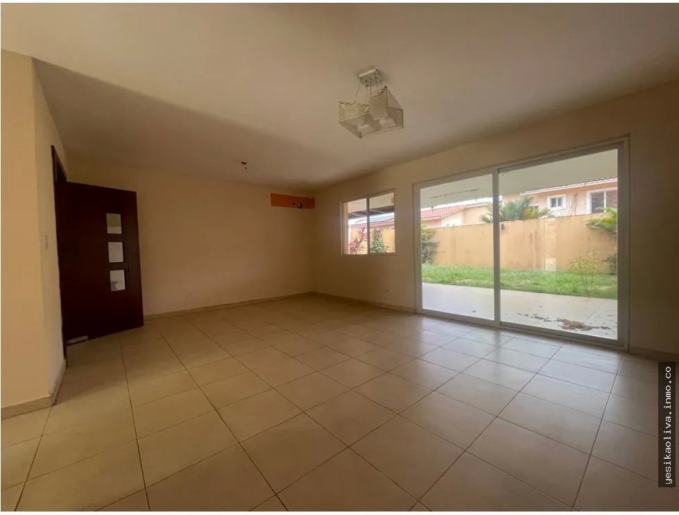 Venta de residencia en Brisas del Golf