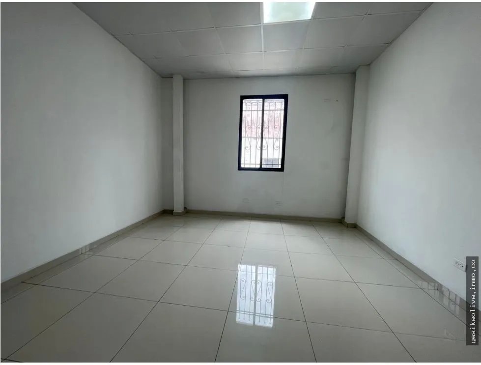 Venta de Plaza Comercial en Ernesto T. Lefevre