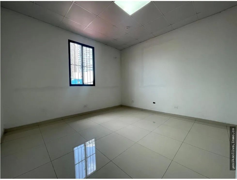 Venta de Plaza Comercial en Ernesto T. Lefevre