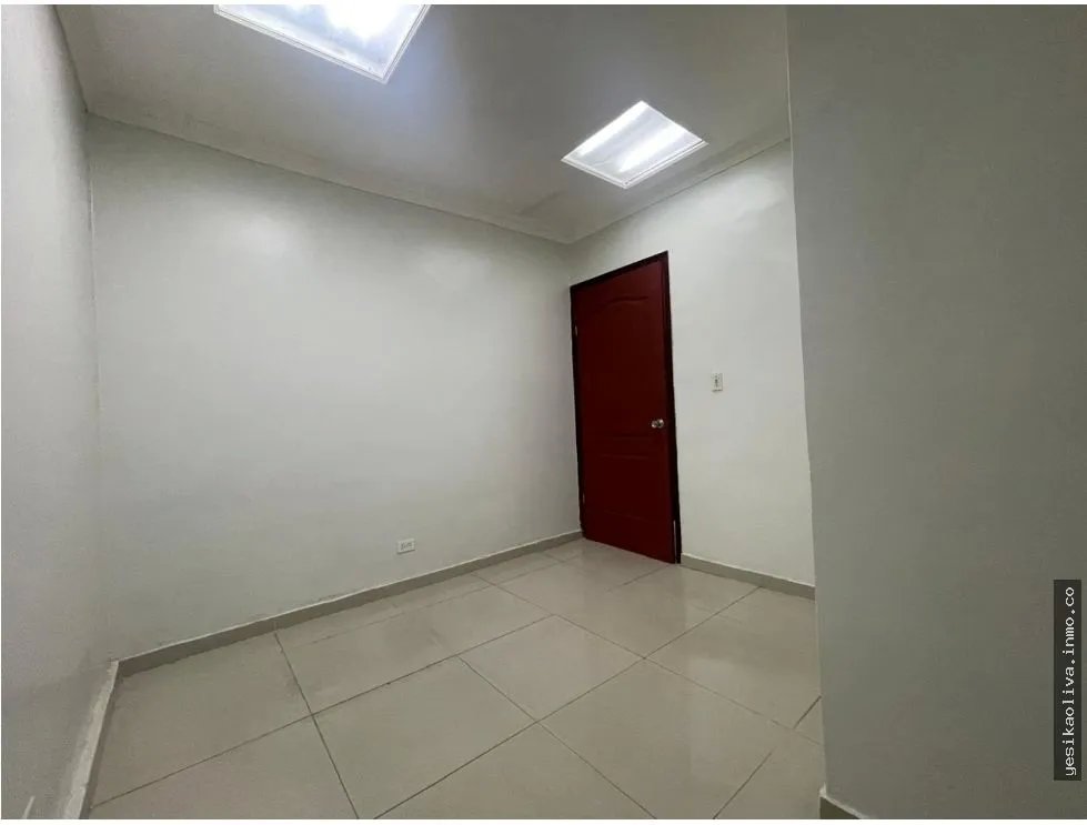 Venta de oficina en Avenida Balboa