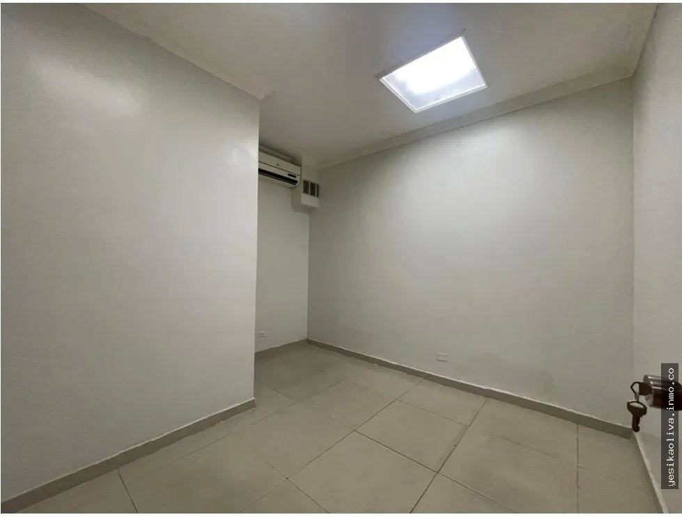 Venta de oficina en Avenida Balboa