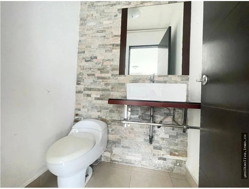 Apartment for Sale in Clayton