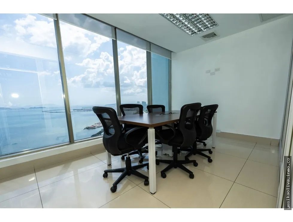 Office Rental on Avenida Balboa