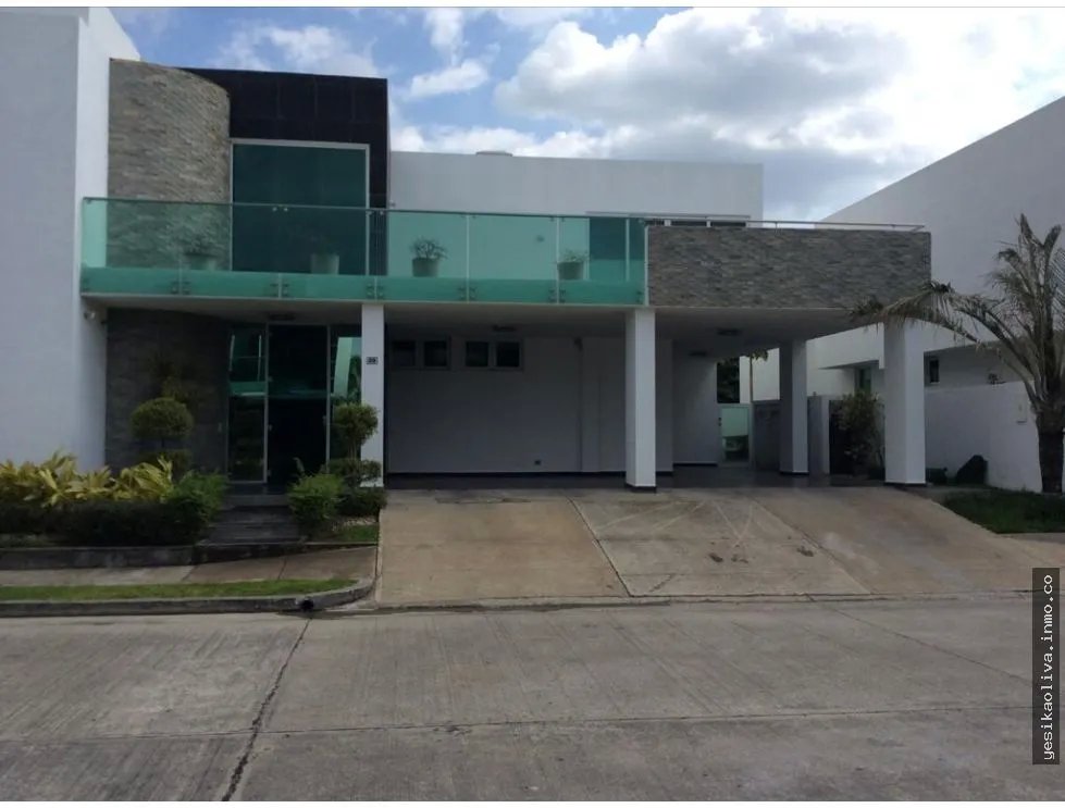 House for Sale or Rent in Costa Sur